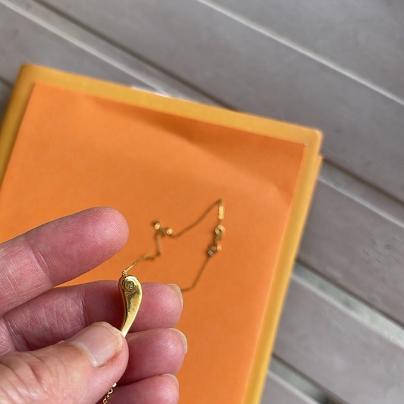 14k Gold Necklace with Gold Wave Bar - Picture 3 of 4